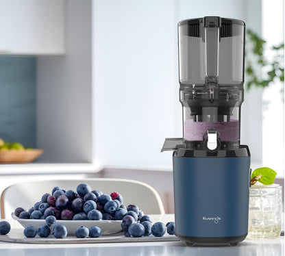 Kuvings Slow Juicer AUTO6 | Entsafter Gemüse und Obst, Elektrische Kaltpresse, Ruhiger Motor, Leicht zu Reinigen, Saft & Sorbet, 1.7L, BPA Frei, Schlankes Design, 200 Watt (Matt Navy)_KHS-650SE