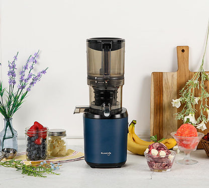 Kuvings Slow Juicer AUTO6 | Entsafter Gemüse und Obst, Elektrische Kaltpresse, Ruhiger Motor, Leicht zu Reinigen, Saft & Sorbet, 1.7L, BPA Frei, Schlankes Design, 200 Watt (Matt Navy)_KHS-650SE
